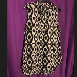 Black and white design top